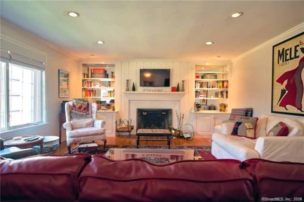 3 Lilac Ln - Photo 6 of 17