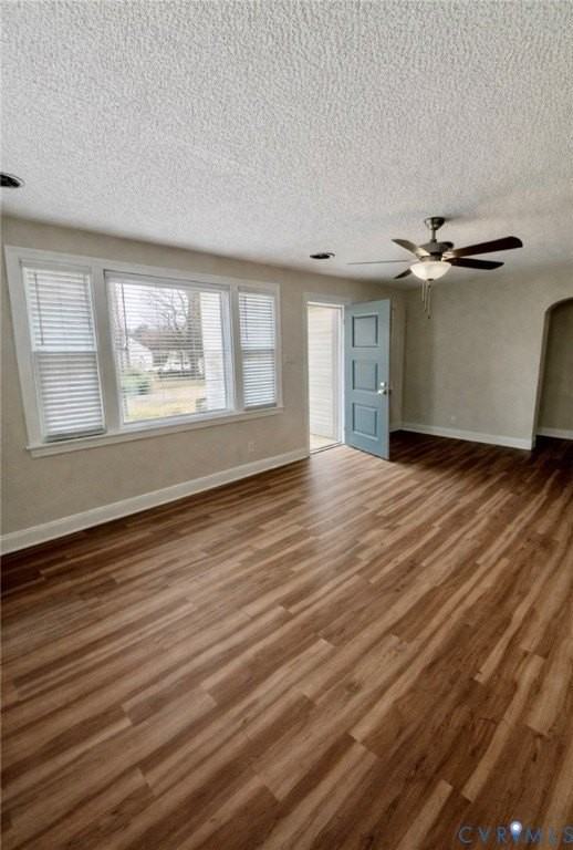 2313 Greenway Ave - Photo 3 of 16