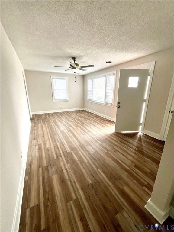 2313 Greenway Ave - Photo 4 of 16