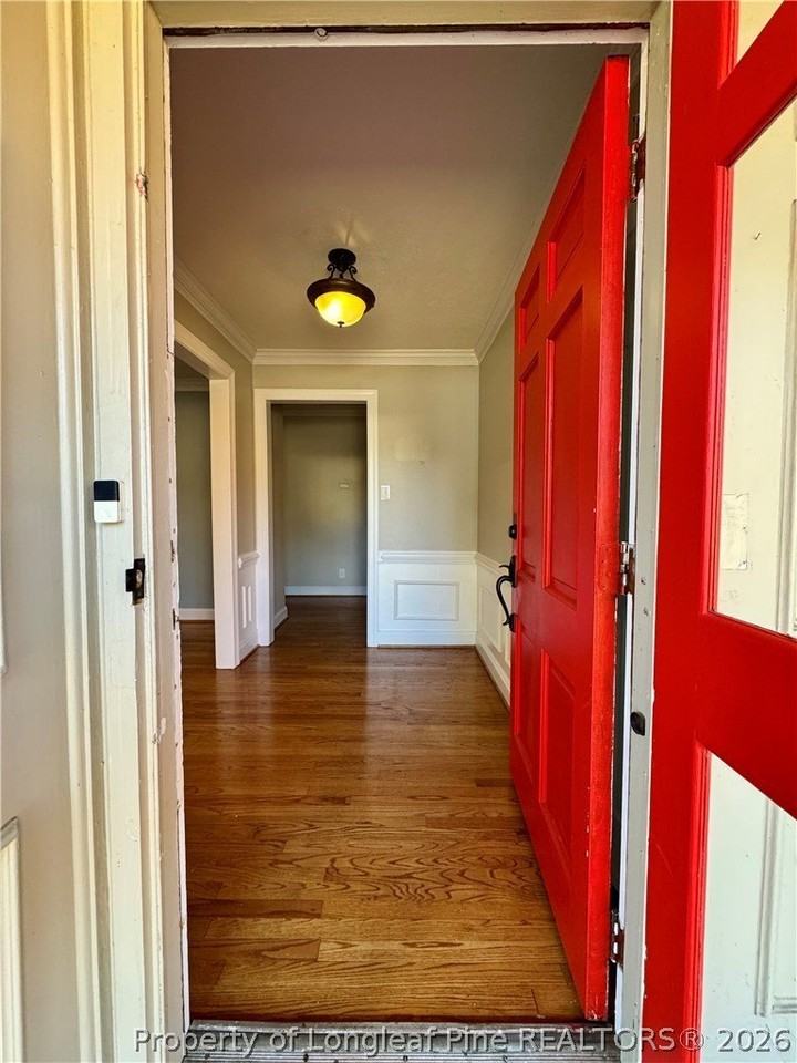 2723 Huntington Rd - Photo 2 of 26