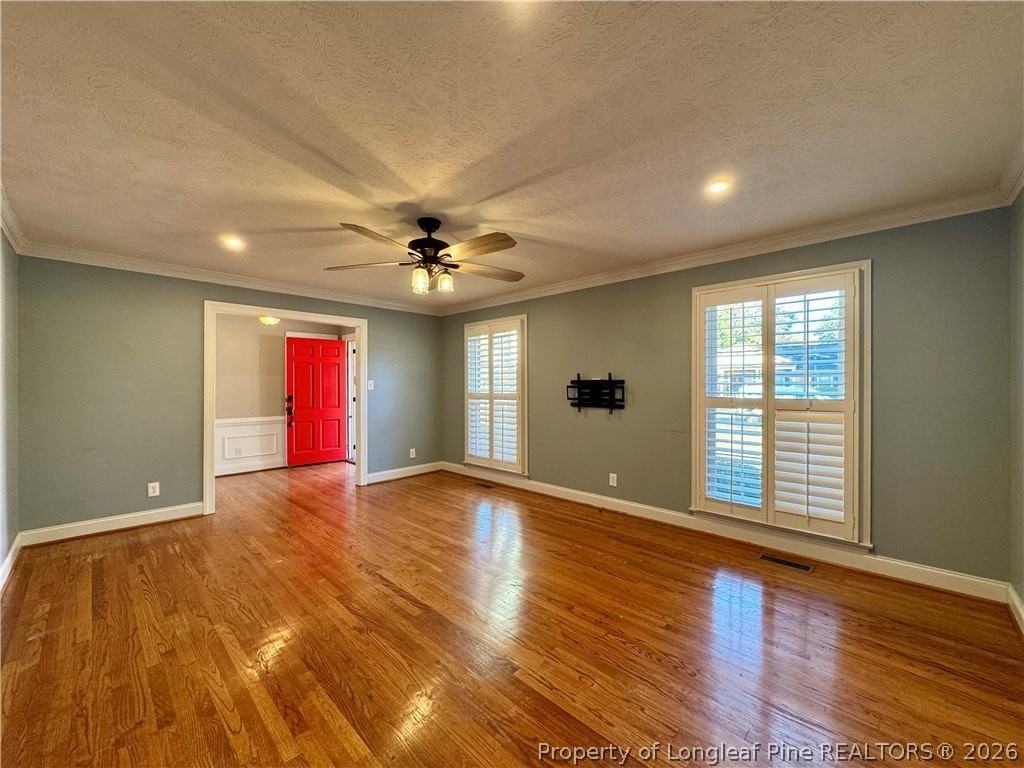 2723 Huntington Rd - Photo 4 of 26