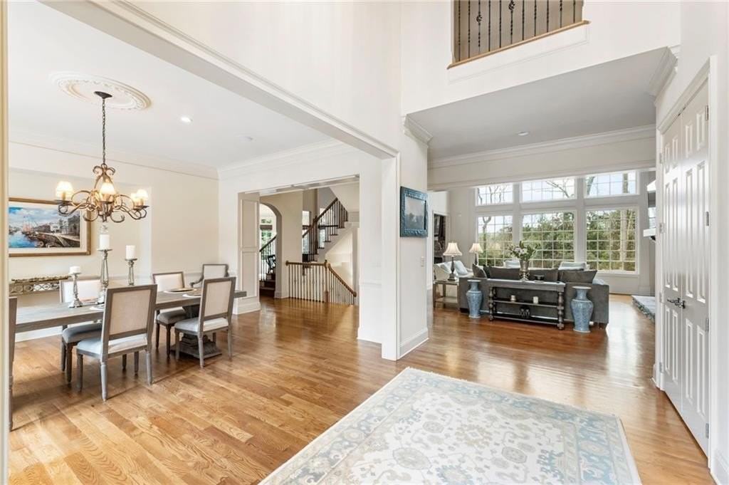 927 Buckingham Cir Nw - Photo 4 of 50