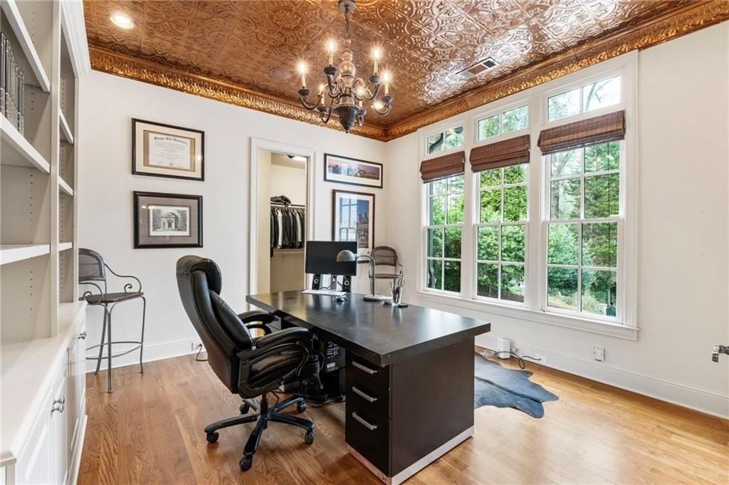 927 Buckingham Cir Nw - Photo 7 of 50