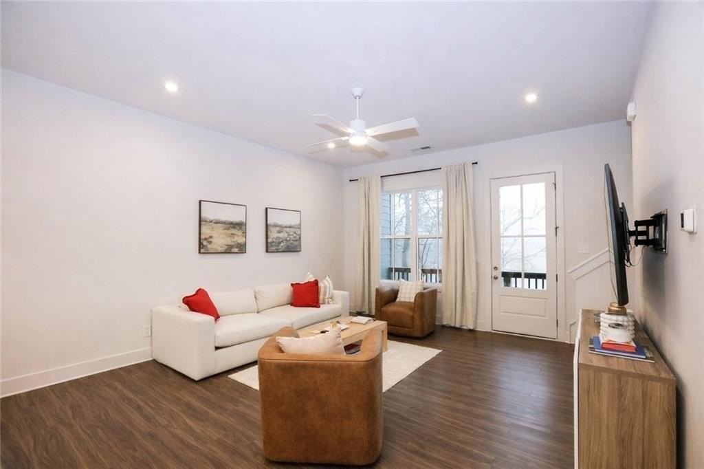 1305 Breezy St Se - Photo 5 of 49