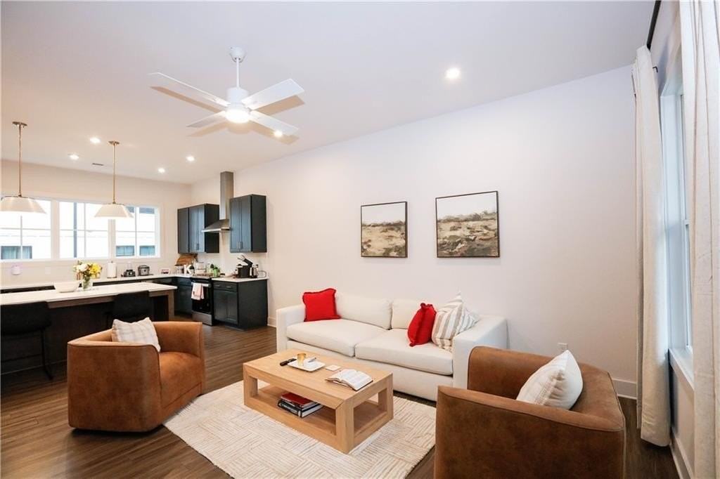 1305 Breezy St Se - Photo 7 of 49