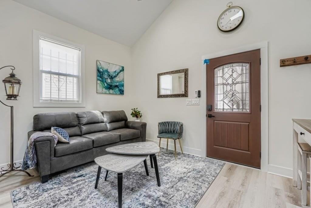 18 Booker St Nw - Photo 3 of 12