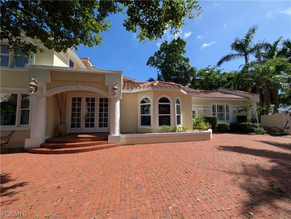 2878 Valencia Way - Photo 4 of 35