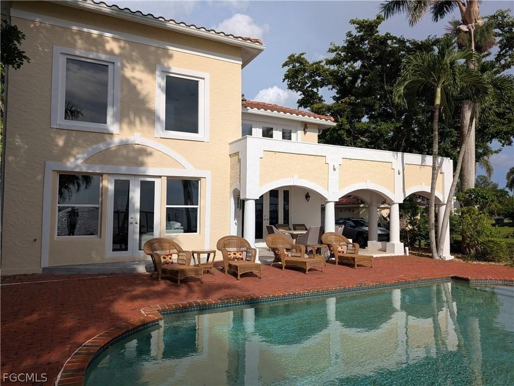 2878 Valencia Way - Photo 5 of 35