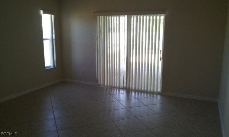 2733 Sw 11th Pl - Photo 6 of 14