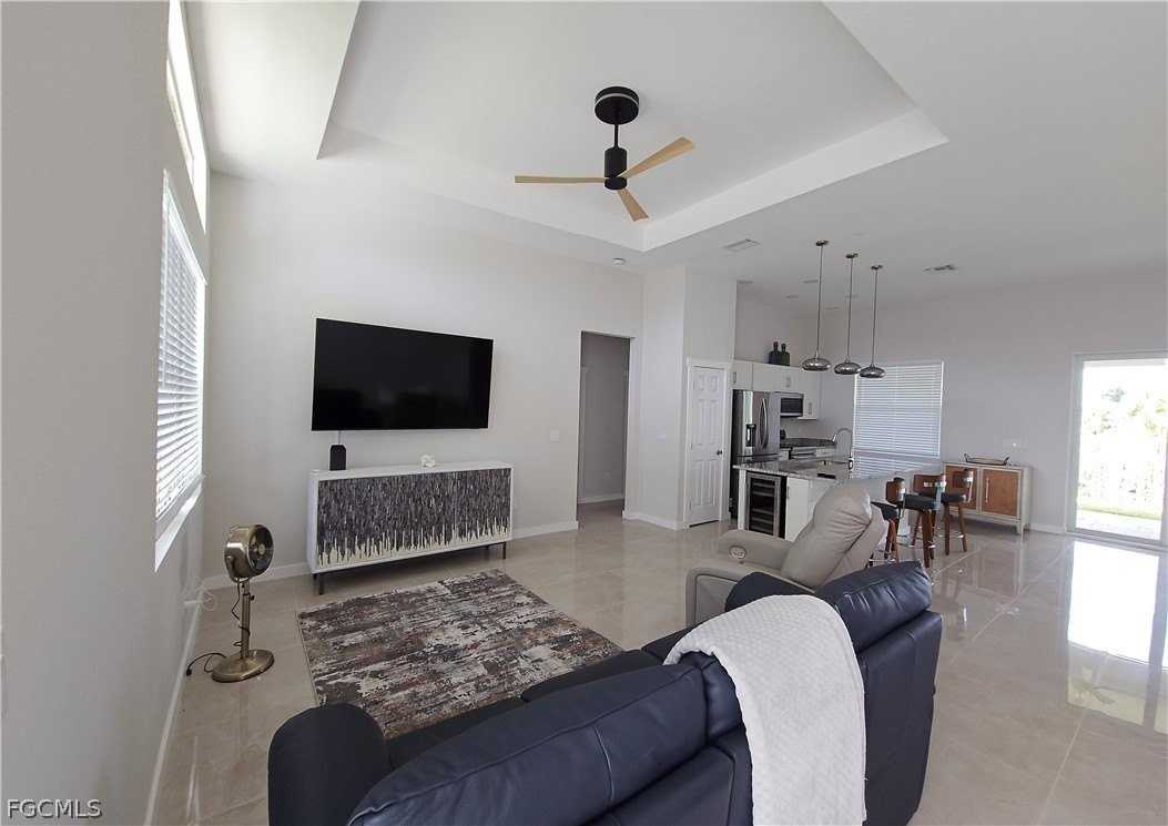 2116 Ne 22nd Ave - Photo 2 of 14