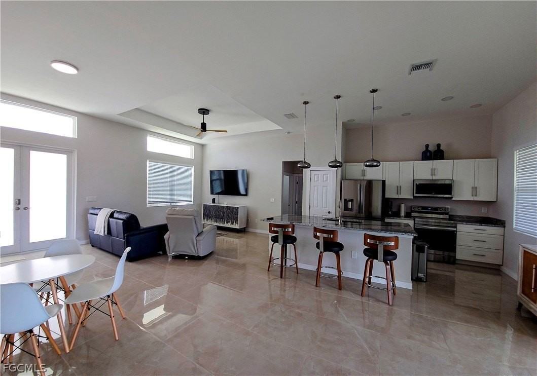 2116 Ne 22nd Ave - Photo 3 of 14