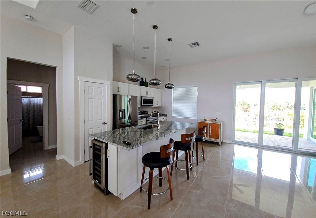 2116 Ne 22nd Ave - Photo 4 of 14