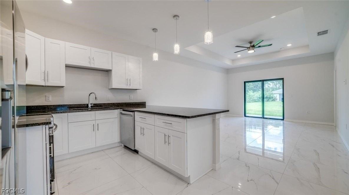 4864 Golfview Blvd - Photo 3 of 19