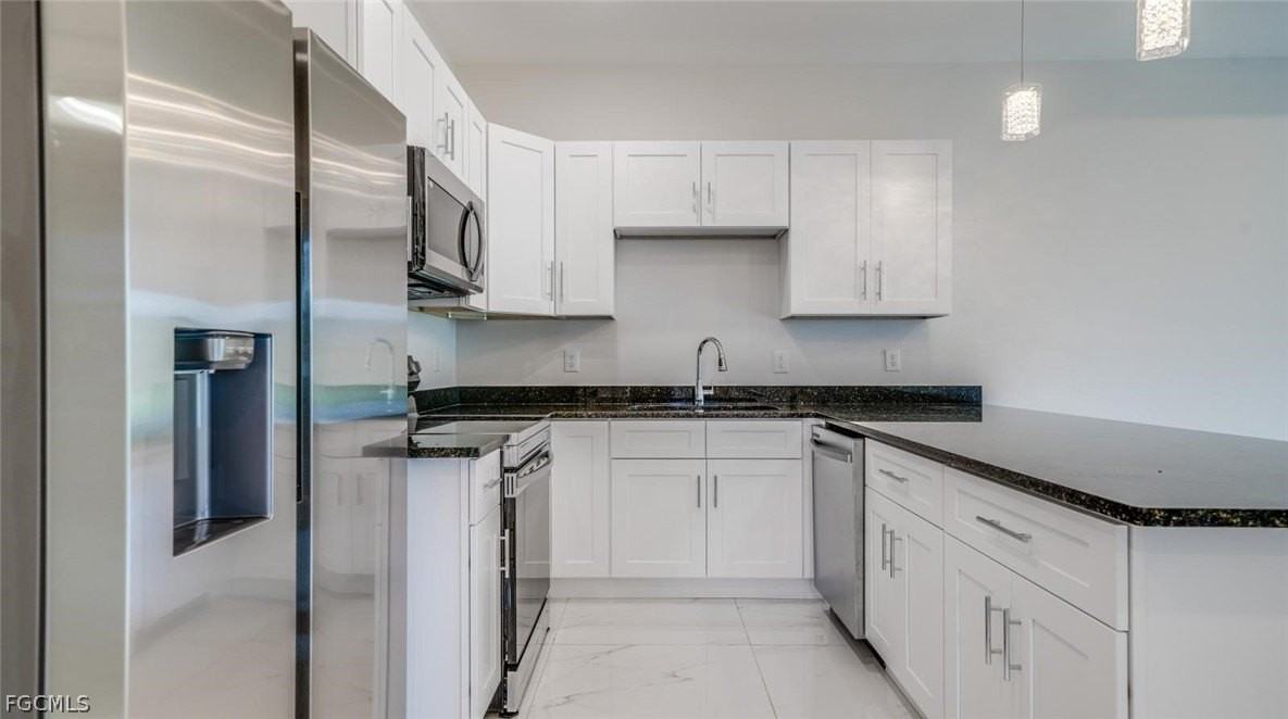 4864 Golfview Blvd - Photo 4 of 19