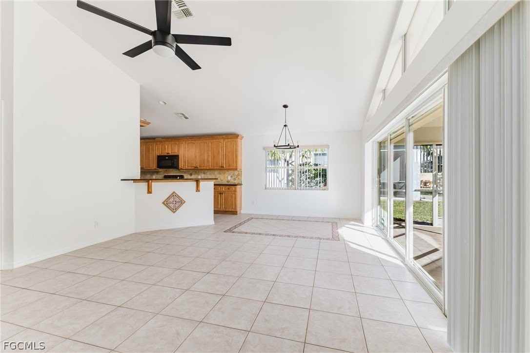 9841 Las Casas Dr - Photo 5 of 40