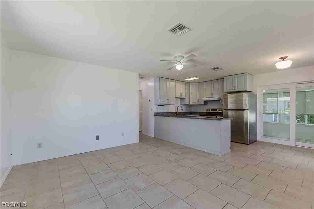 16599 Davis Rd - Photo 6 of 31