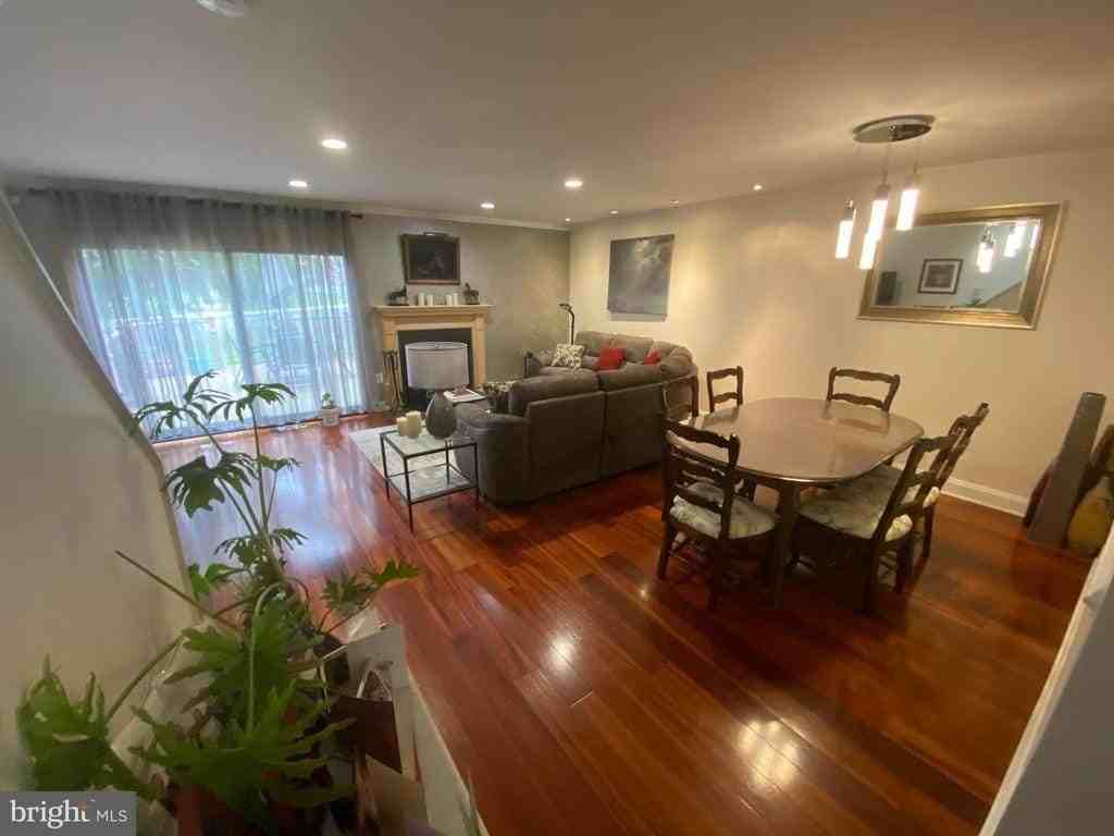 2104 Seneca Run - Photo 3 of 14