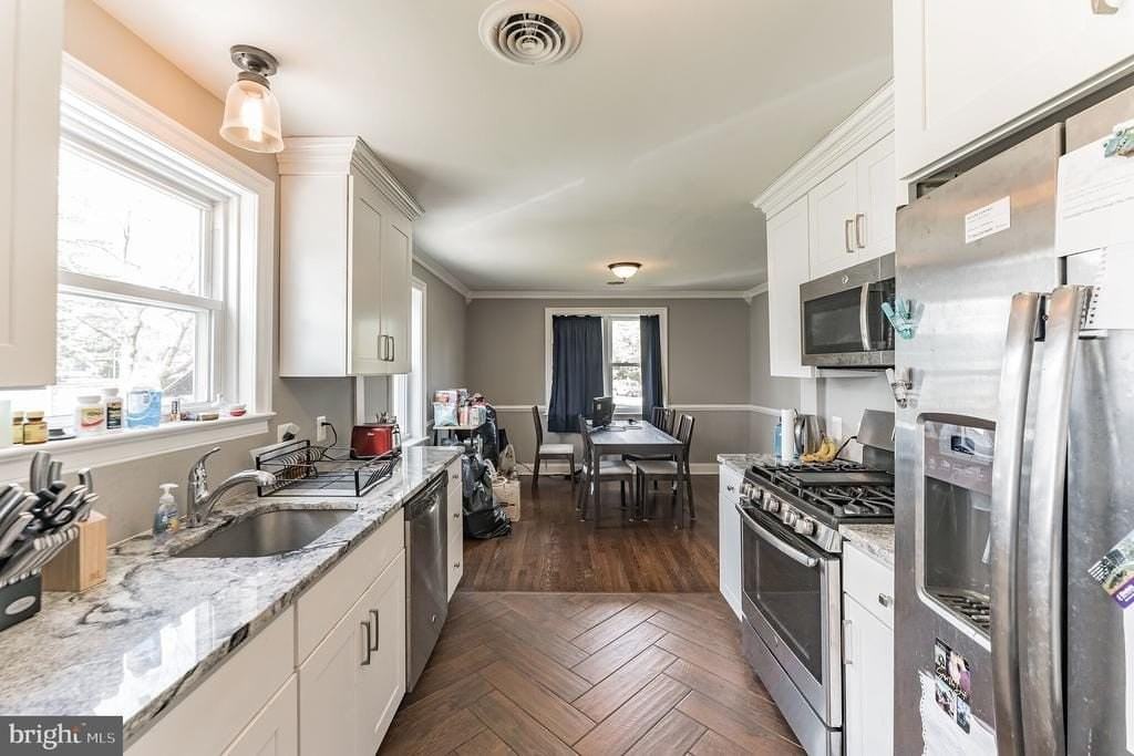 1701 Butler Pike - Photo 6 of 14