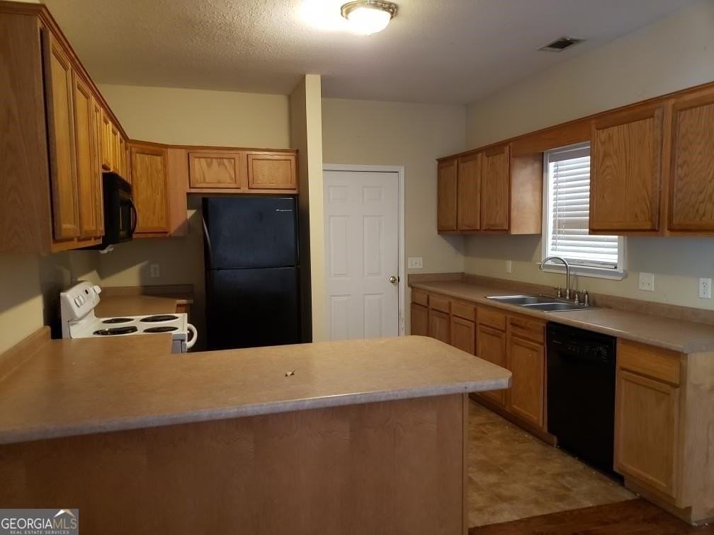 1254 Lakeview Rd - Photo 4 of 14