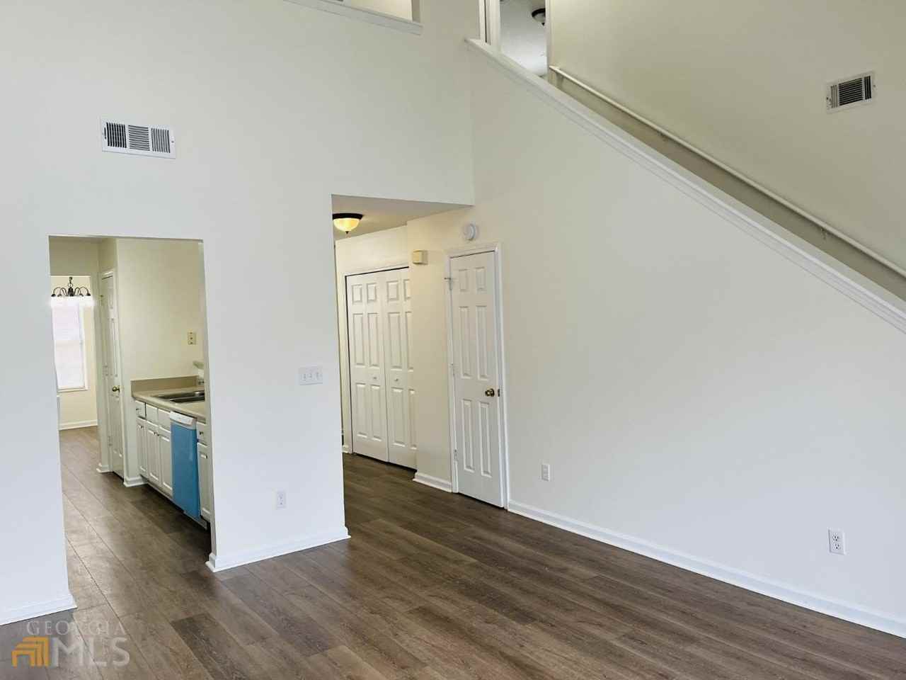 4037 Ravenwood Ct - Photo 7 of 30