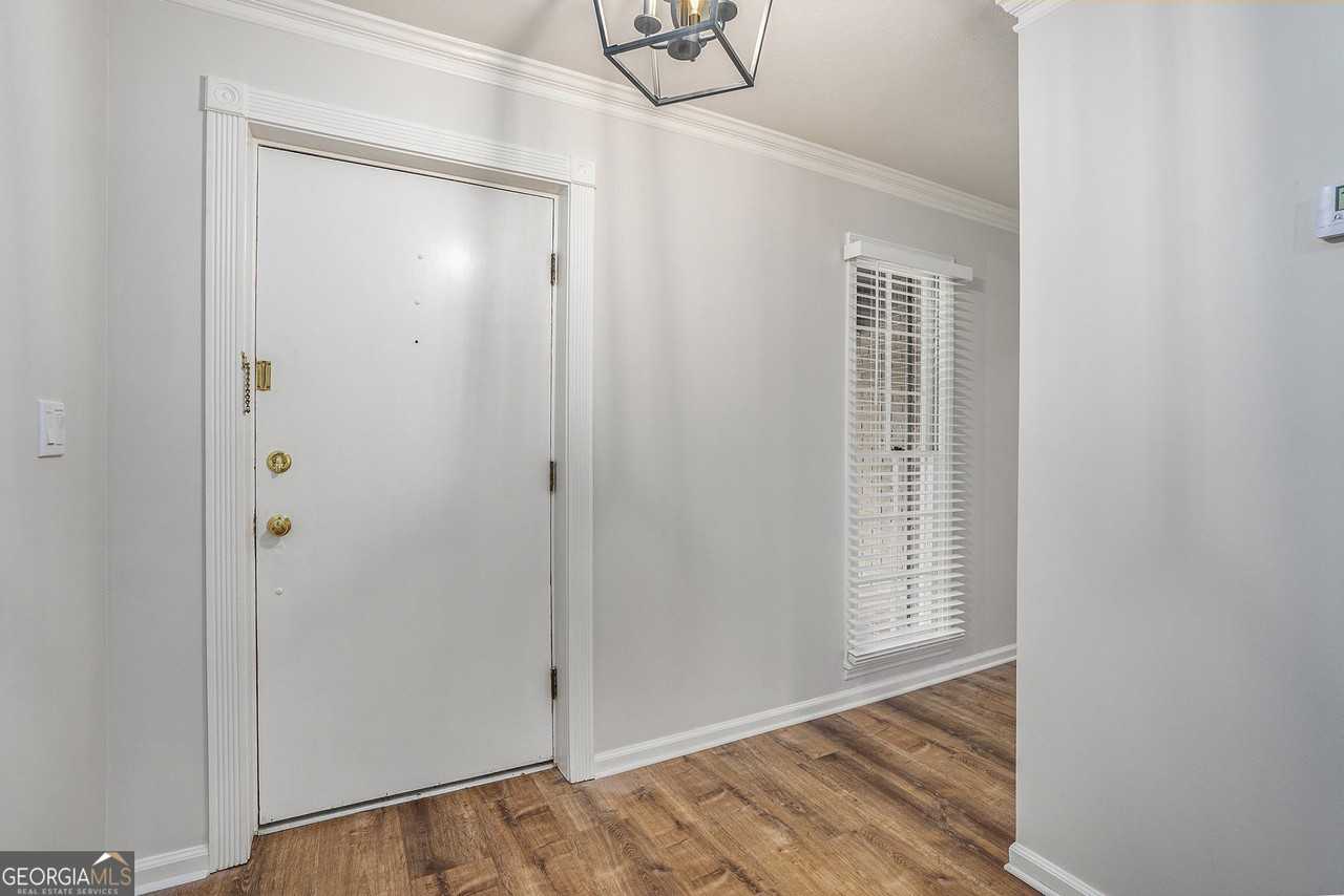 2324 Waterton Ct - Photo 7 of 34