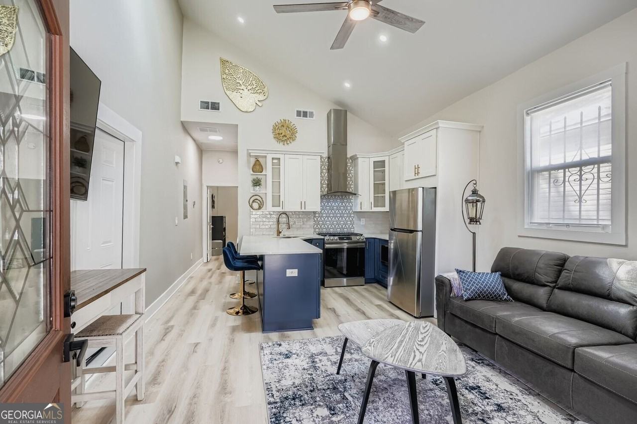 18 Booker St Nw - Photo 2 of 12