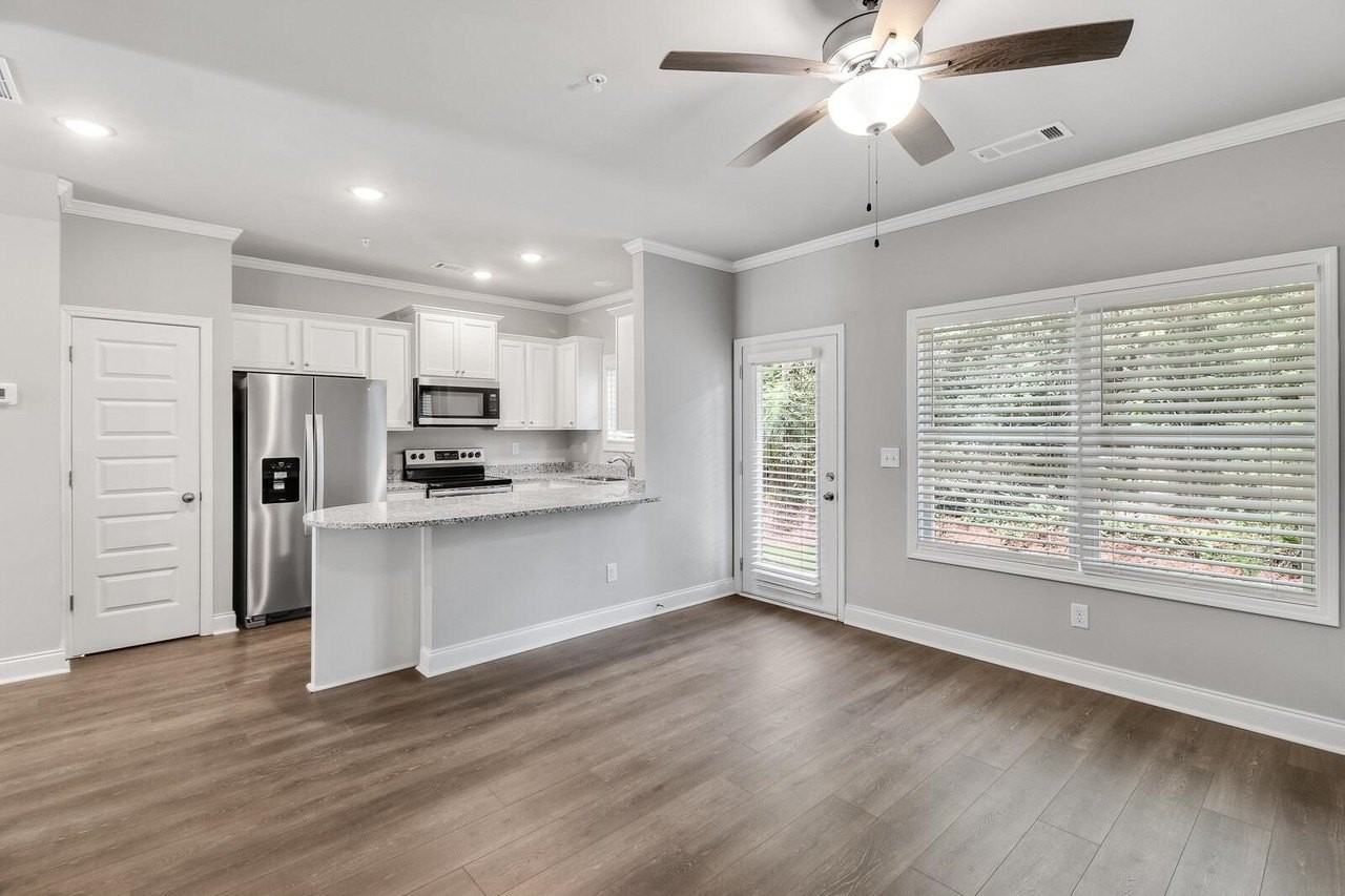 15 Sprayberry Rd Unit 11 - Photo 3 of 26