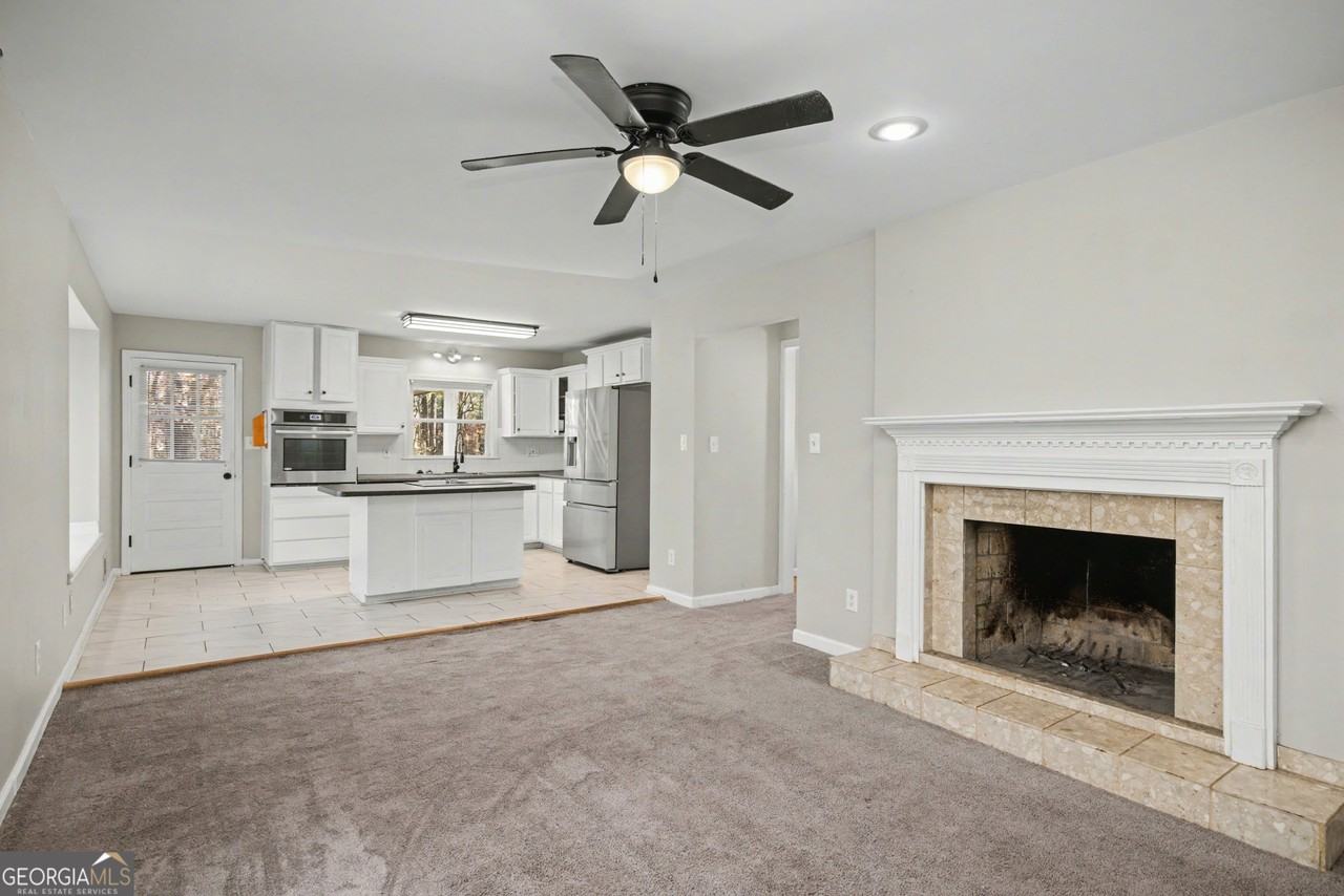 140 Maple Pl - Photo 7 of 29