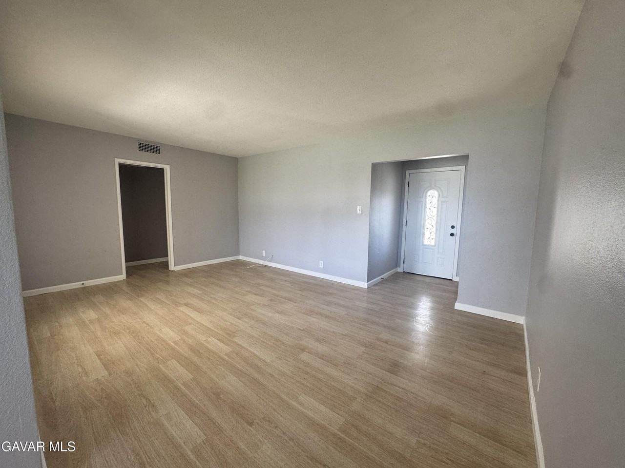 44151 Hardwood Ave - Photo 3 of 12