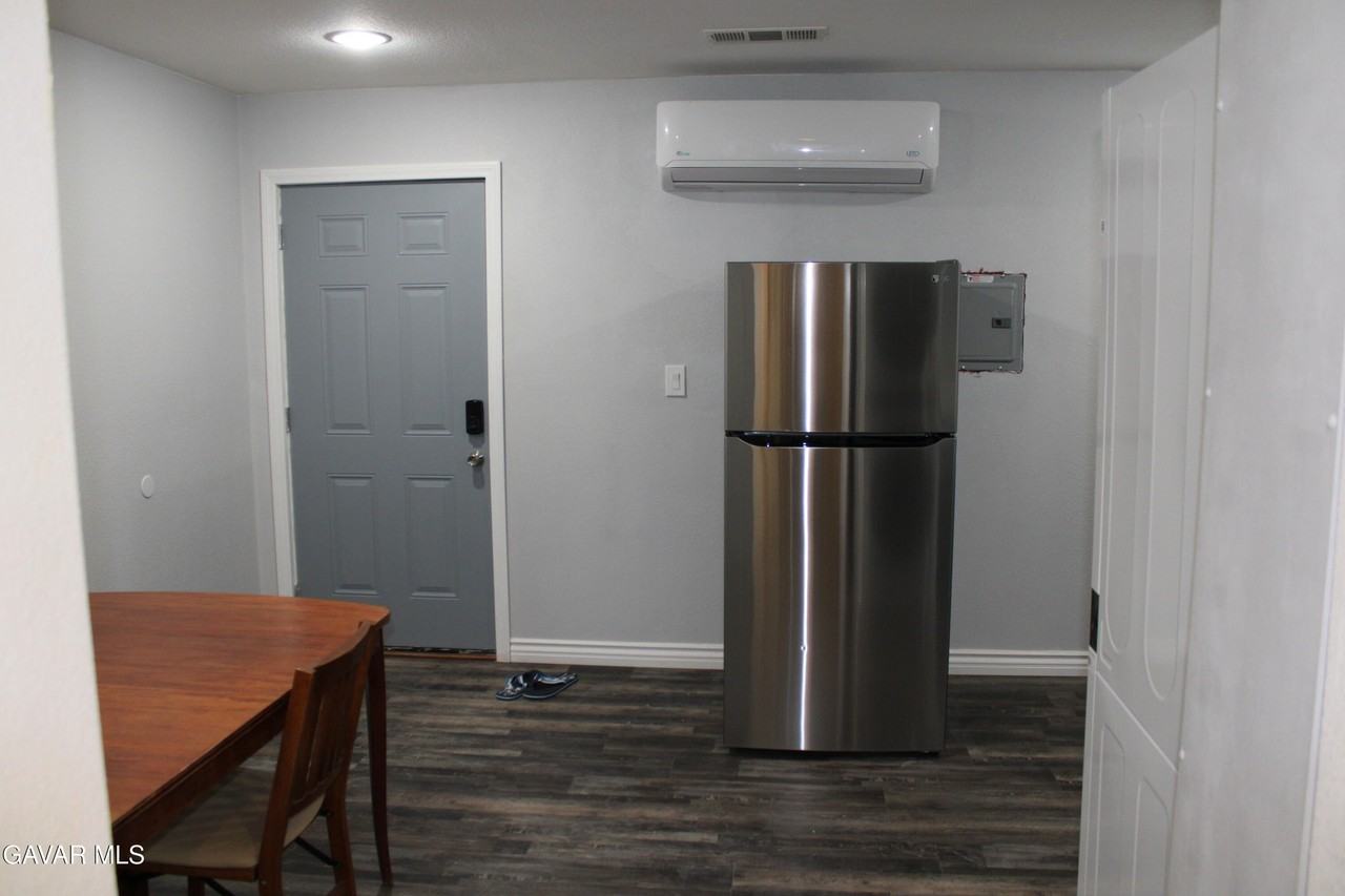 3324 W Avenue J10 - Photo 6 of 11