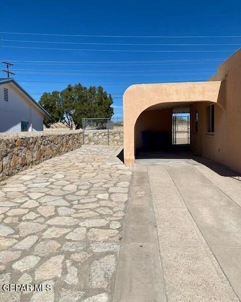 1924 Saint Johns Dr - Photo 3 of 13