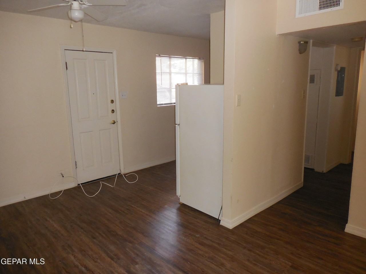 701 W Yandell Dr Apt 2 - Photo 5 of 16