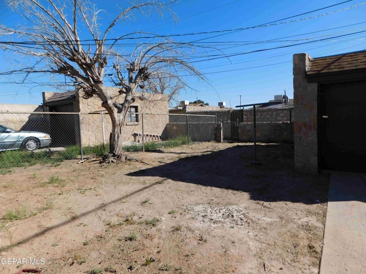 4716 Clifton Ave - Photo 4 of 21