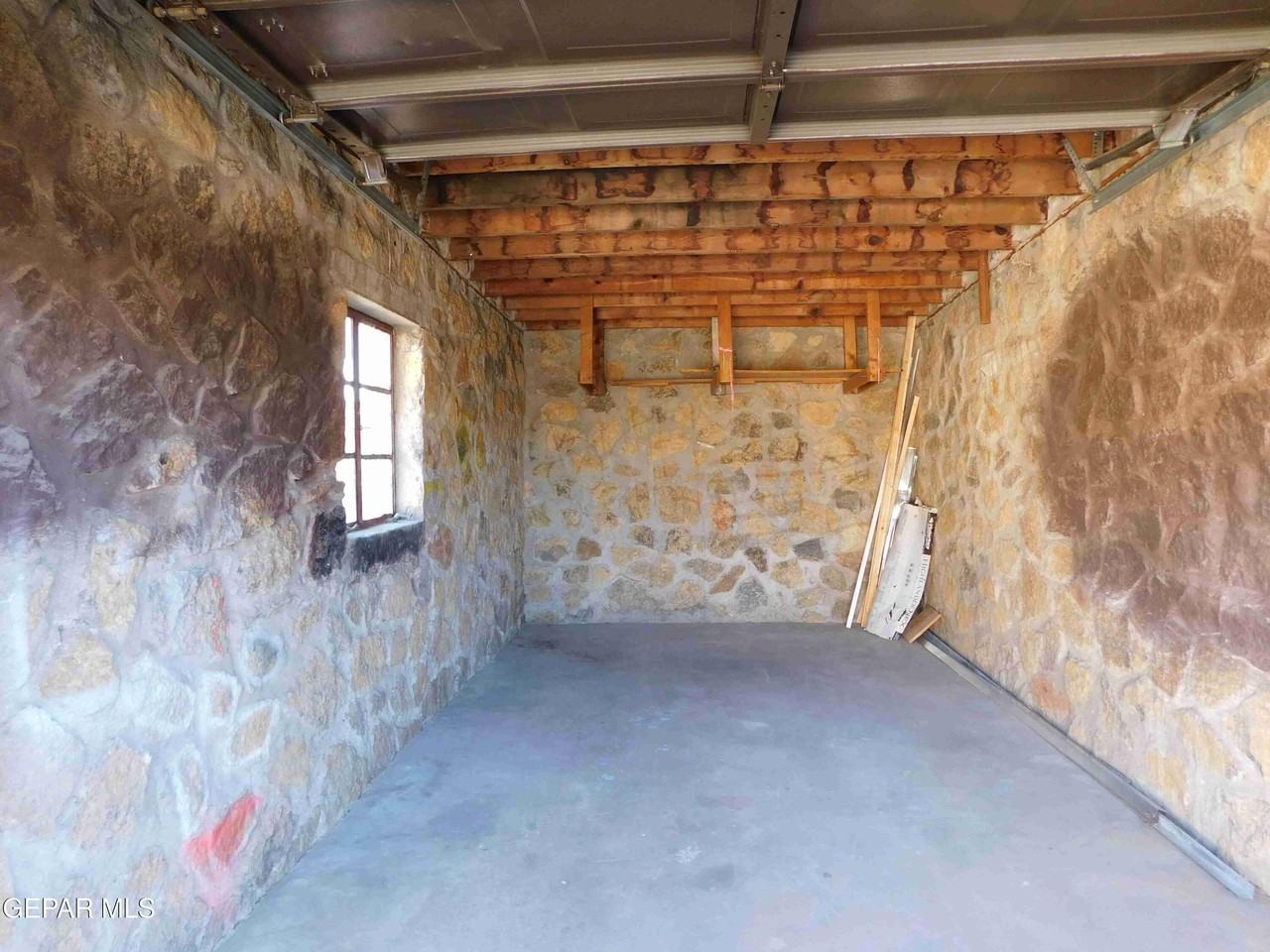 4716 Clifton Ave - Photo 6 of 21