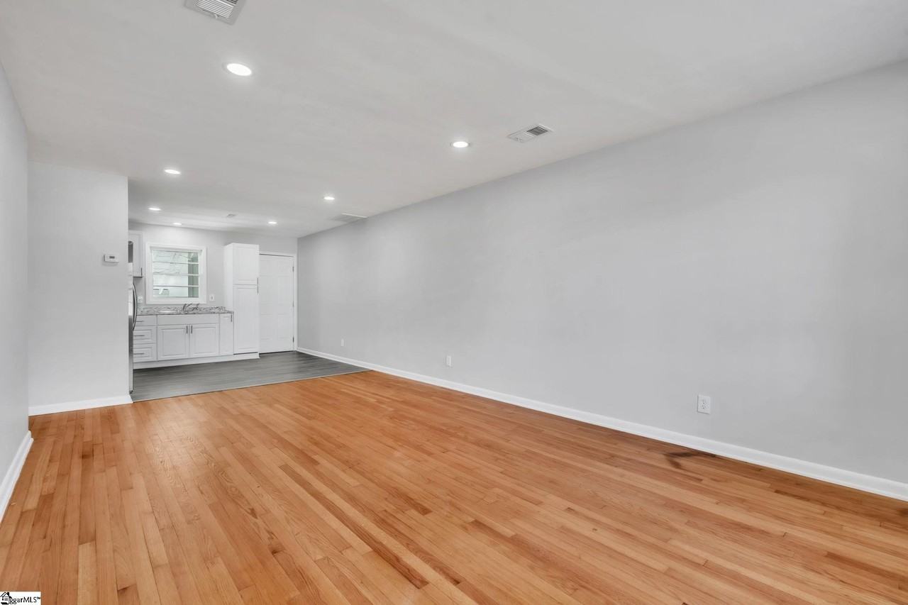 207B James St #B - Photo 3 of 20