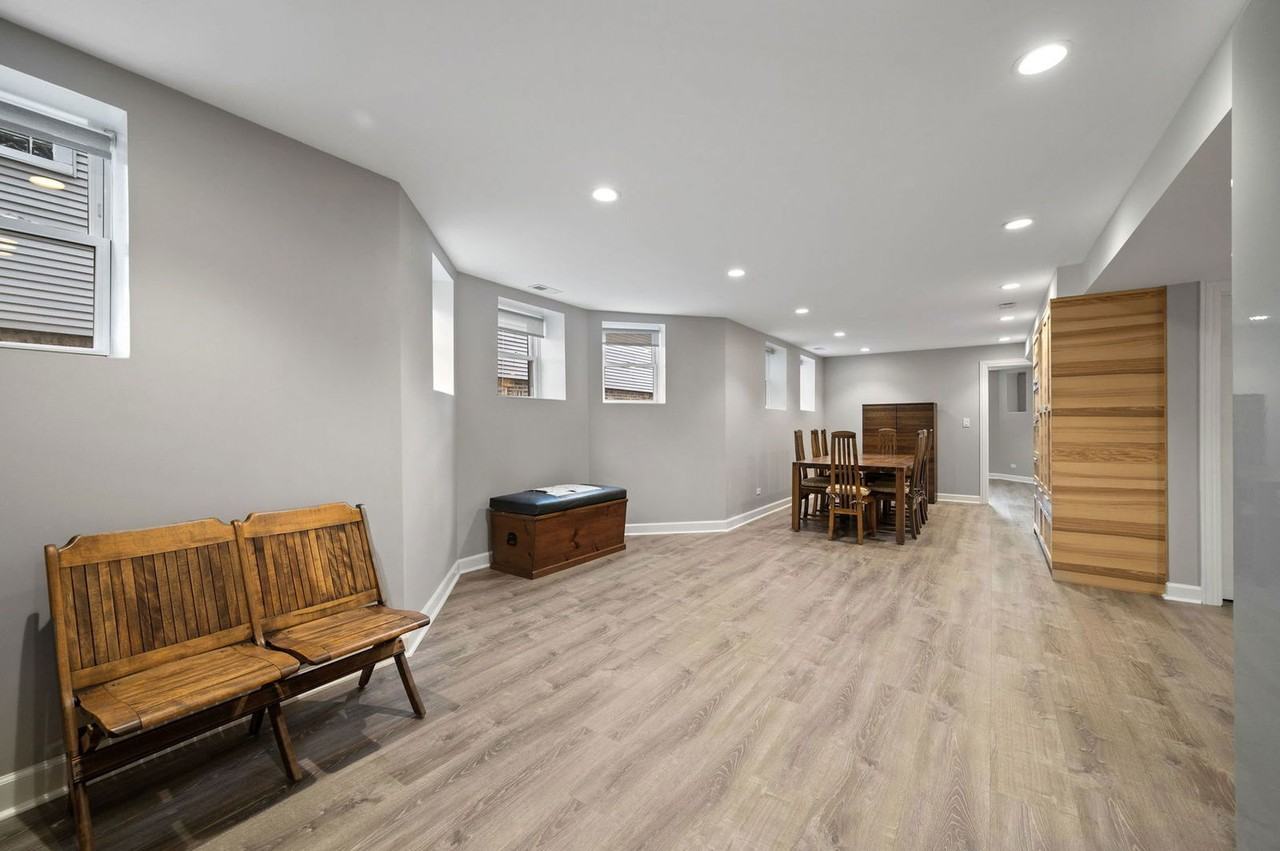 1252 W Carmen Ave #G - Photo 2 of 8