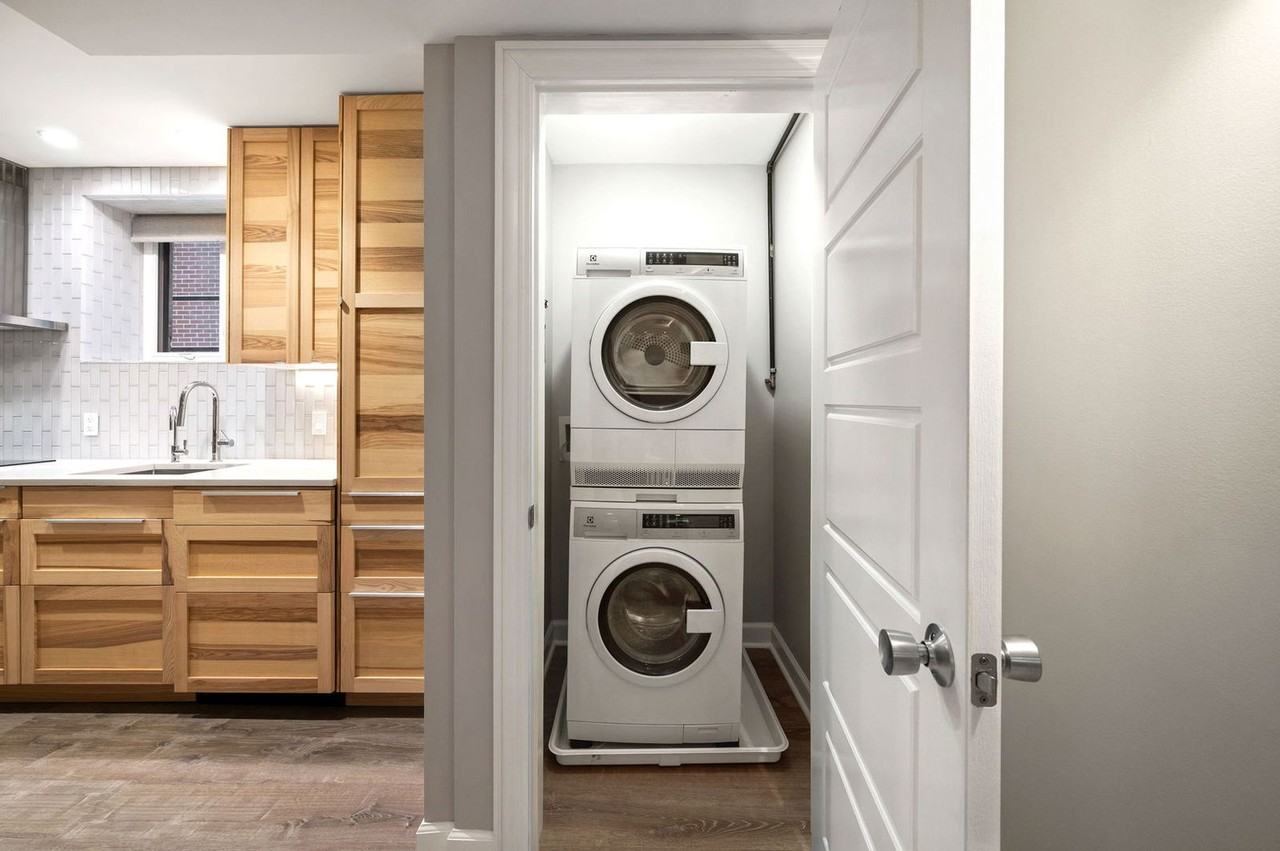 1252 W Carmen Ave #G - Photo 7 of 8