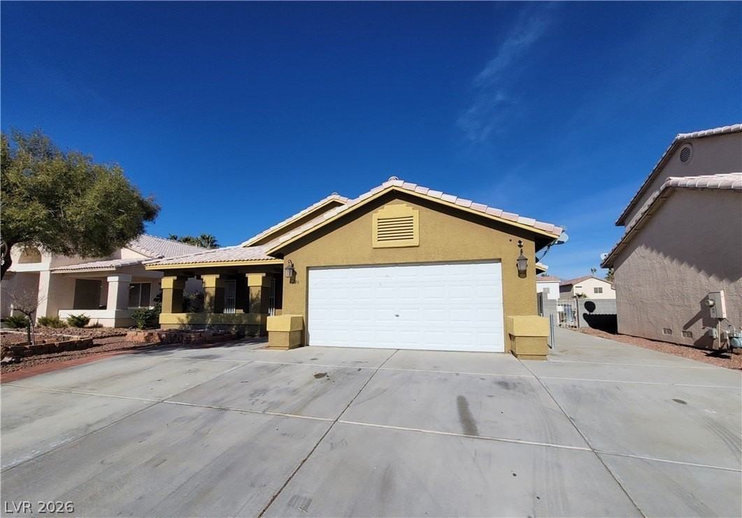 4406 Cinema Ave - Photo 7 of 50