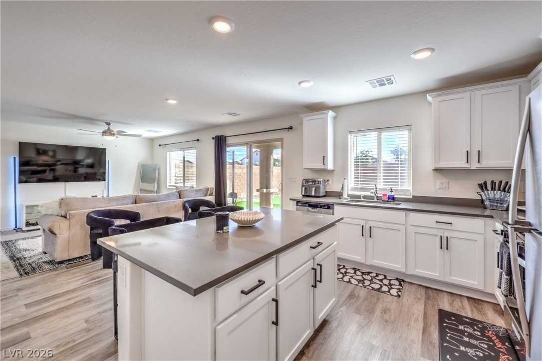 1635 Cowboy Path Ave - Photo 7 of 25