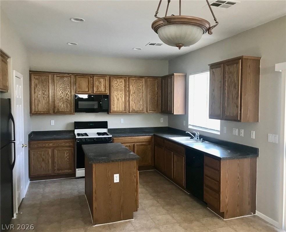 920 Nevada Blaze Ave - Photo 6 of 18