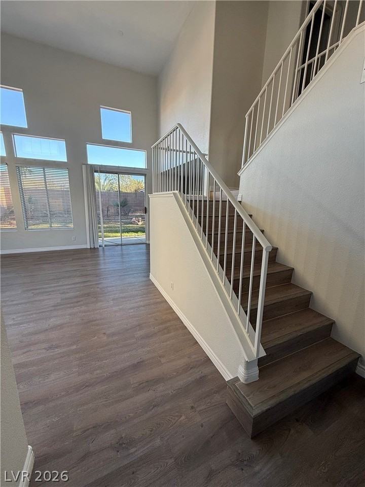 332 Palisades Dr - Photo 4 of 45