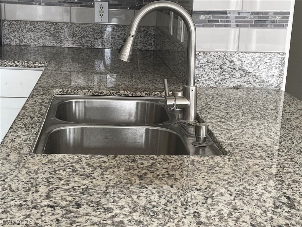 9521 Scenic Sunset Dr - Photo 7 of 30