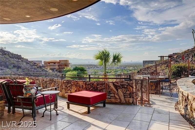 1608 Liege Dr - Photo 3 of 44