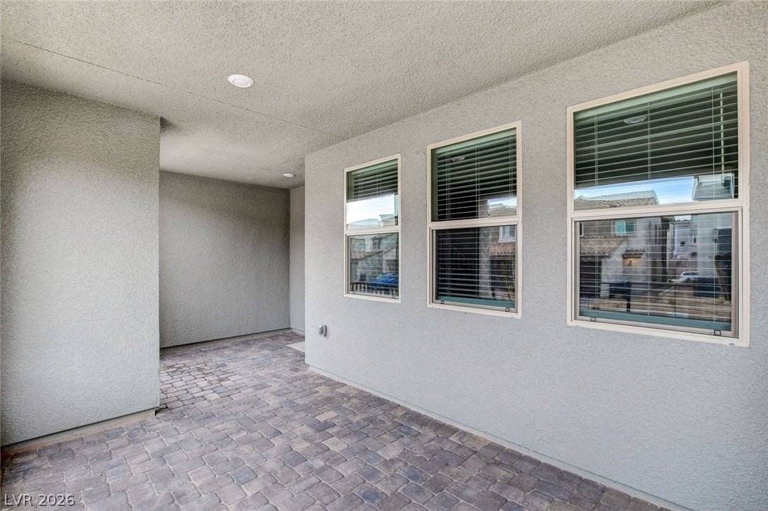 11553 Alpine Cove Ave - Photo 6 of 26