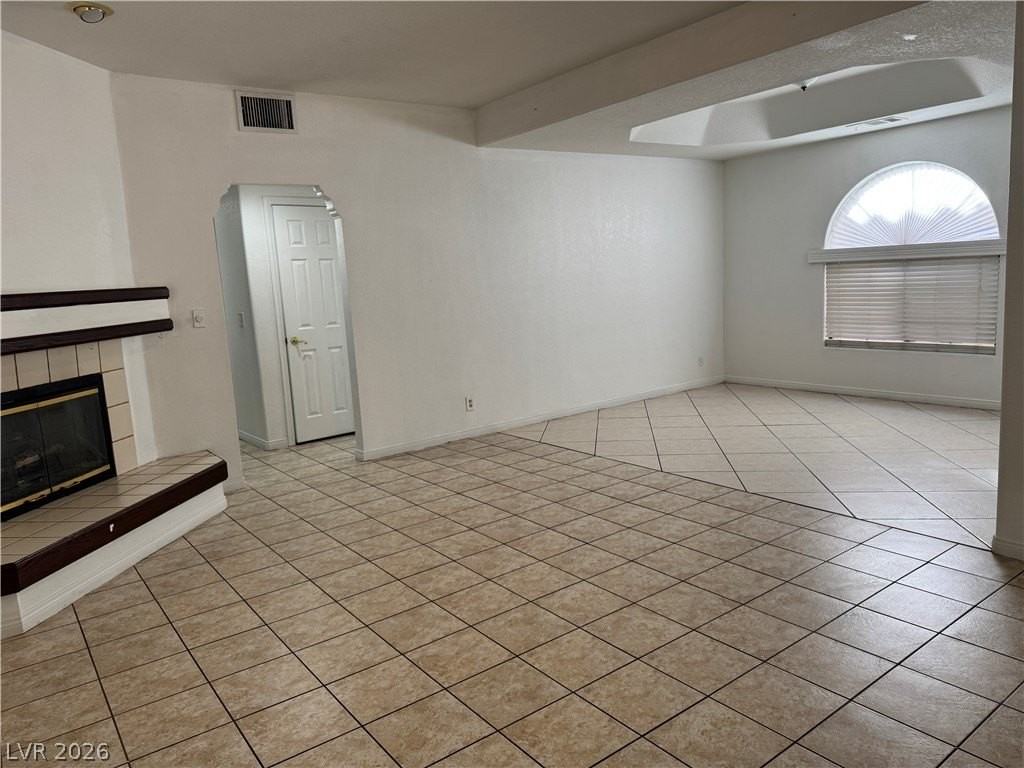 1405 Santa Margarita St #B - Photo 4 of 15