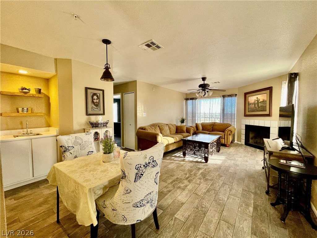 2040 Mesquite Ln #104 - Photo 3 of 19