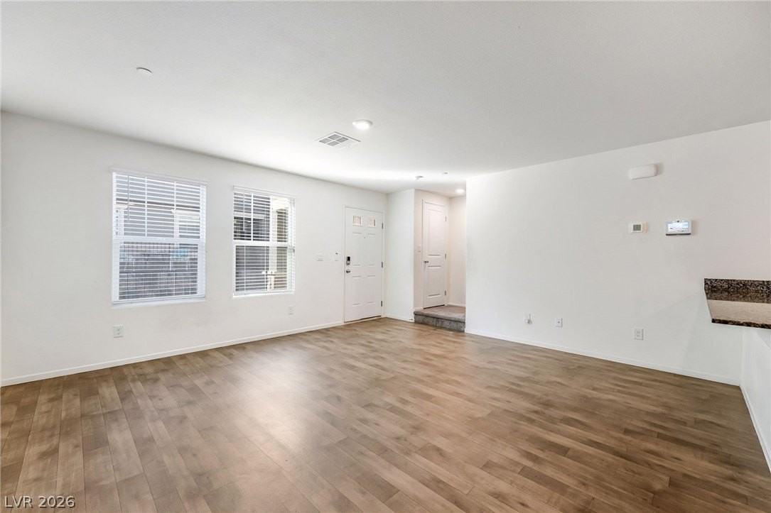 349 Summer Sparrow Ave - Photo 7 of 32