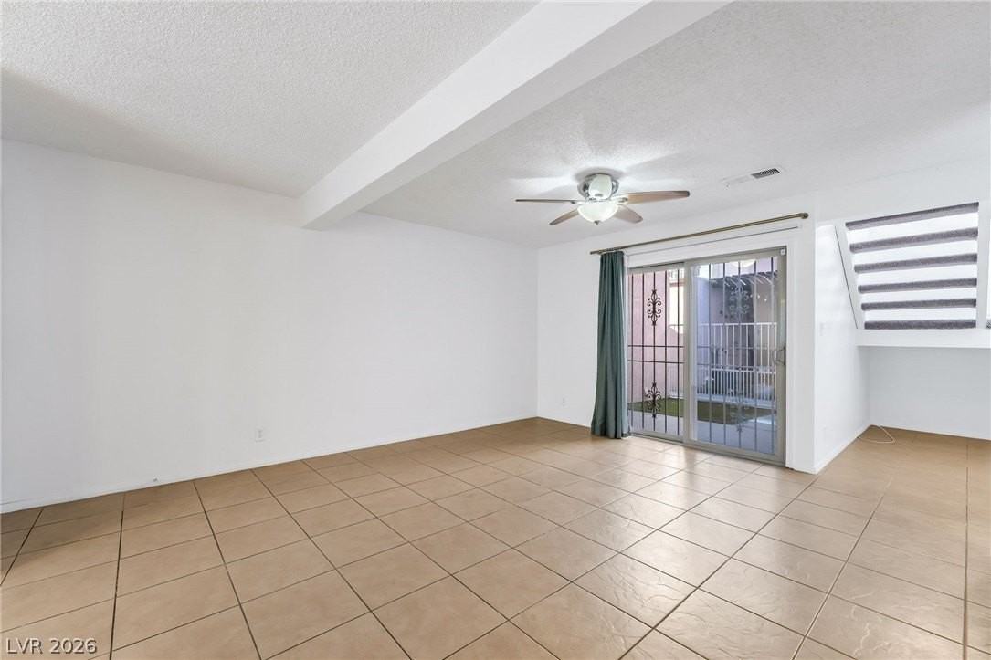 2186 E Desert Inn Rd #2186 - Photo 4 of 31