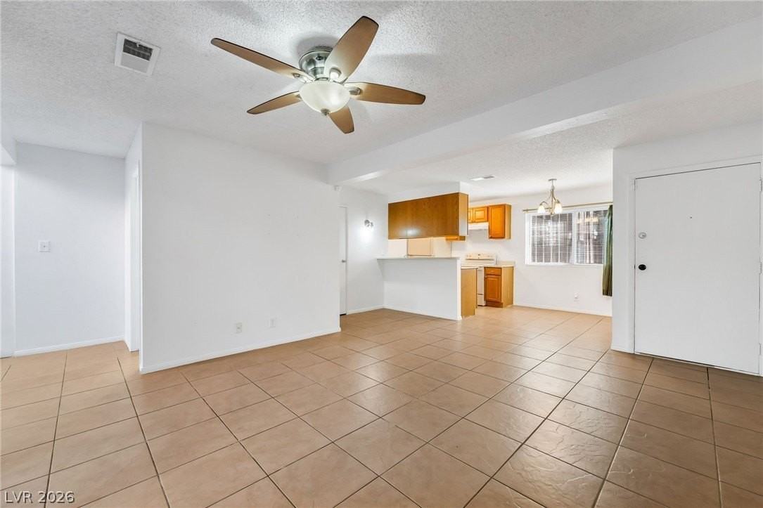 2186 E Desert Inn Rd #2186 - Photo 5 of 31