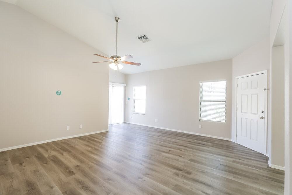 6350 W Hilton Ave - Photo 3 of 16